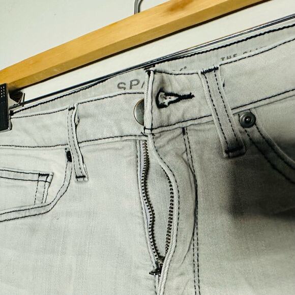 SPANX Women's Gray Ultra Light Wash Denim The Slim-X Cropped Jeans Size 29 - Picture 3 of 10
